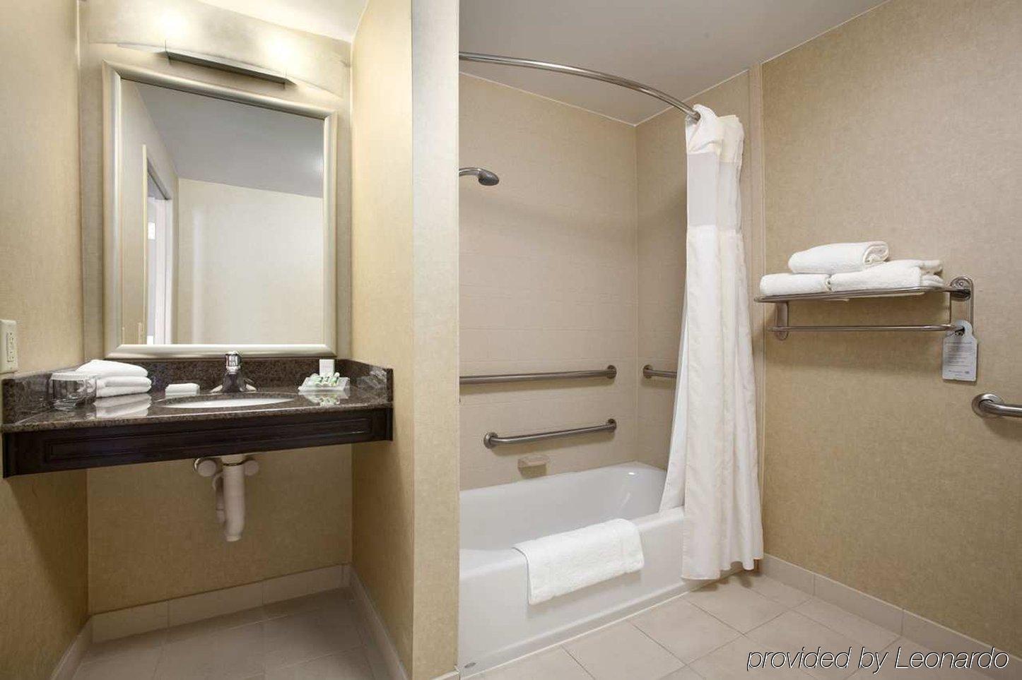 Hilton Garden Inn Silver Spring White Oak Δωμάτιο φωτογραφία